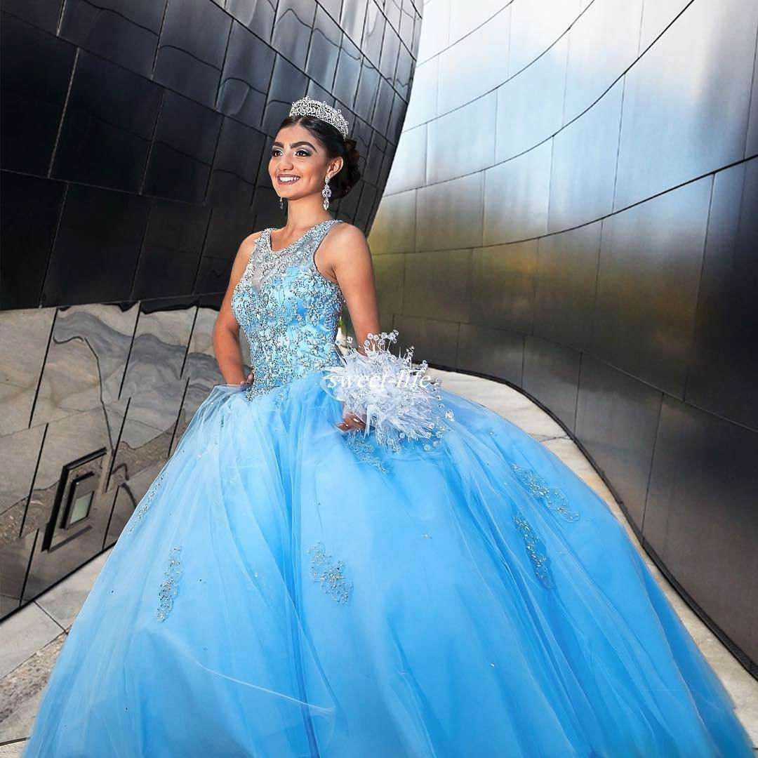 Light Sky Blue Ball Gown Prom Dresses Jewel Neck Crystals Beaded Quinceanera Dresses Backless Tulle Evening Gowns Formal Party Wear