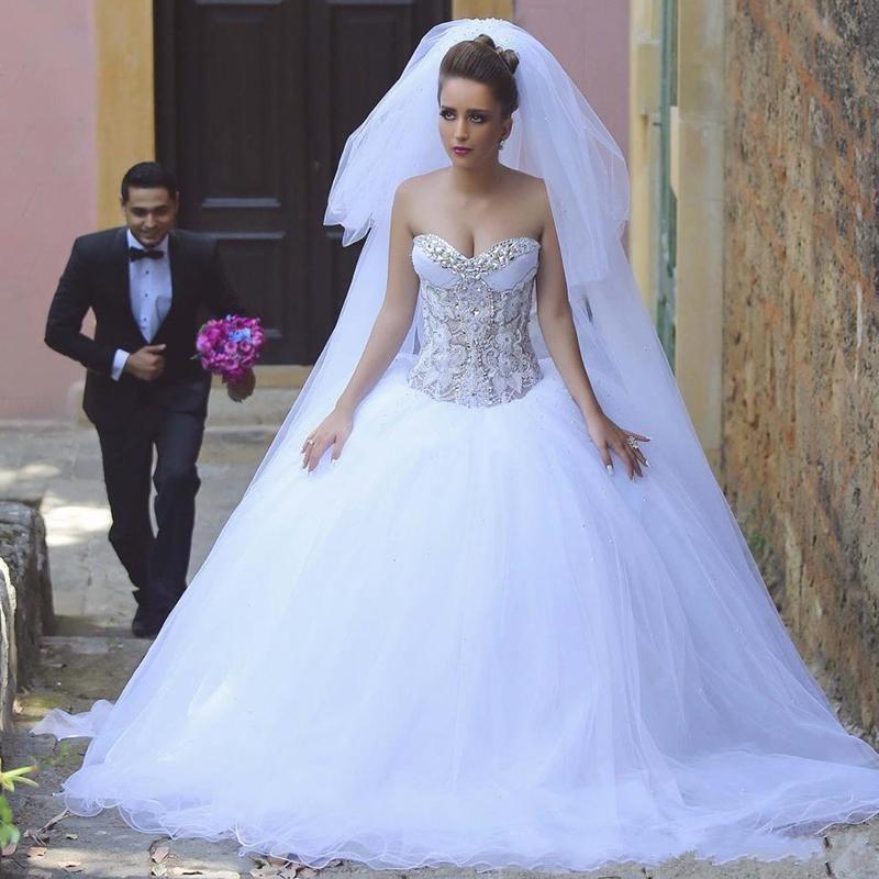 Bling Beaded White Ball Gown Wedding Dresses Sweetheart Puffy Tulle Bridal Dresses Custom Made Fall Country Garden Modest Wedding Dress 2019