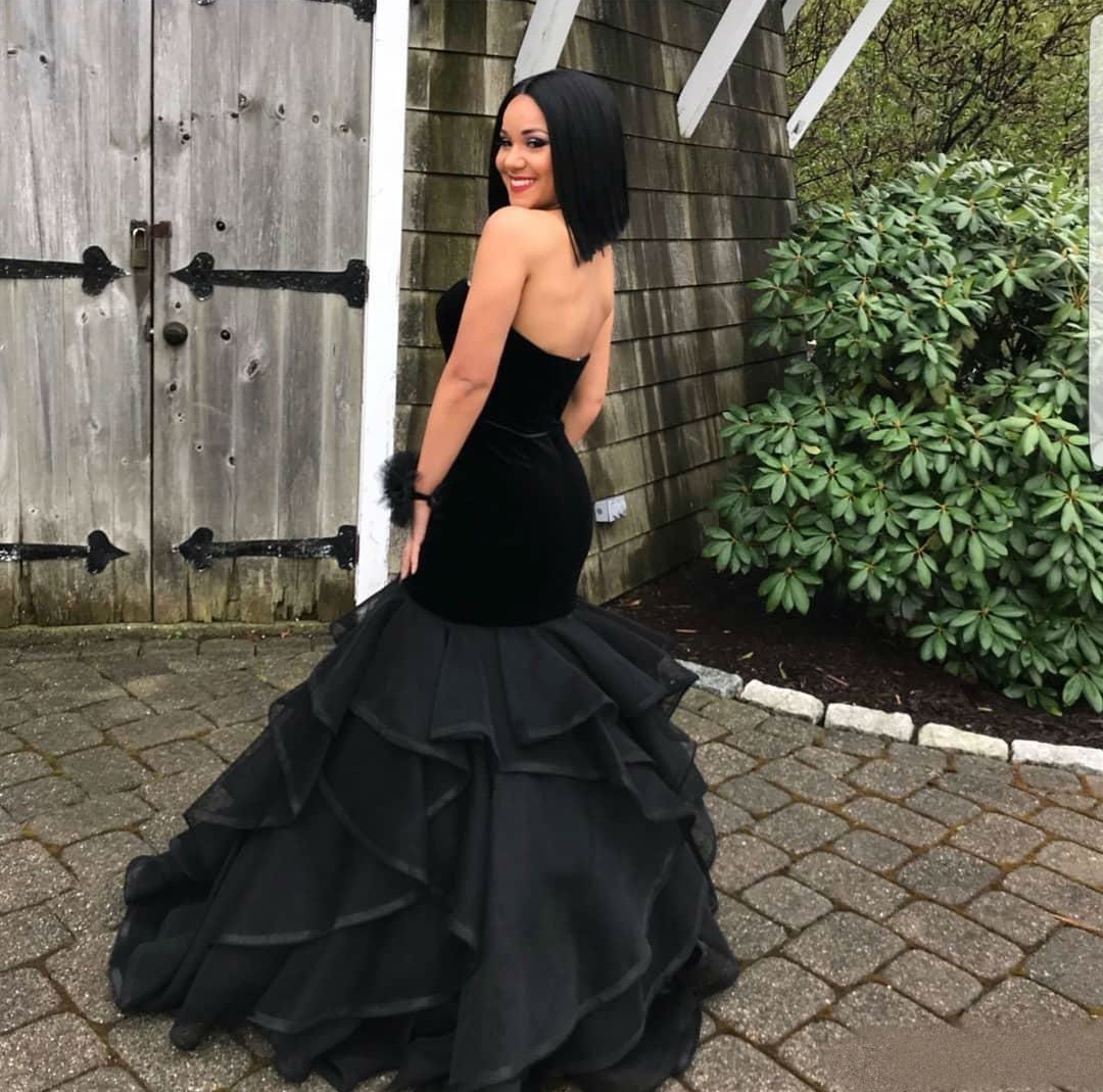 2019 Black Velvet Prom Dresses Sweetheart Neckline Tiered Skirts Plus Size Evening Gowns Formal Occasion Dresses Cheap