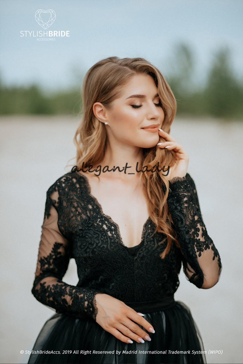 Vintage Black Bohemian Wedding Dresses with Long Sleeve 2023 Gothic Lace Backless V-neck Beach Garden Bridal Informal Temple Gown
