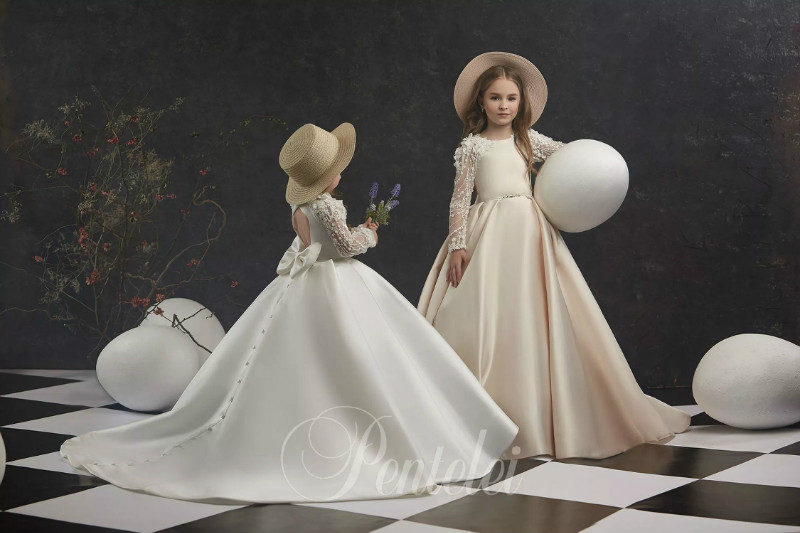 Cute Ball Gown Flower Girl Dresses Jewel Long Sleeve Hollow Lace Applique Hand Made Flower Pageant Dress Floor Length Girl's Birthday Party