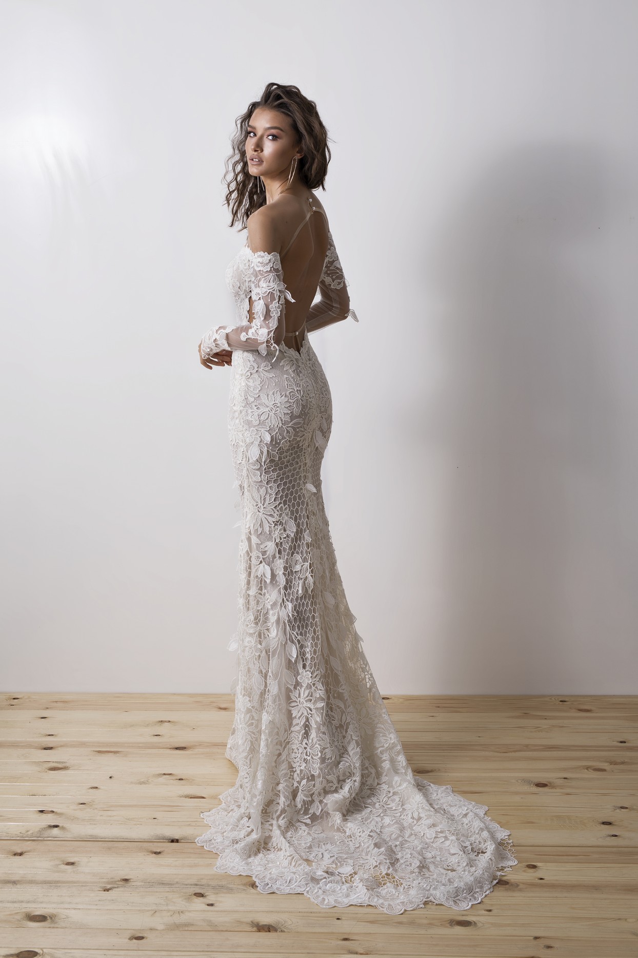Elegant Mermaid Wedding Dresses Jewel Long Sleeve Hollow Lace Applique Wedding Gown Sweep Train robe de mariée