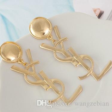 2020Wholesale Piece Brand 14K Gold Silver Stud Earrings Pearl Diamond Corsage Classic Designer Letter Logo Collar Pin Party Wedding Jewelry
2020Wholesale Piece Brand 14K Gold Silver Stud Earrings Pearl Diamond Corsage Classic Designer Letter Logo Collar Pin Party Wedding Jewelry