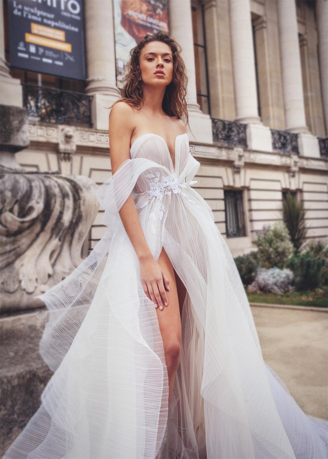 Off Shoulder Sexy Wedding Dresses with High Slit Ruched Lace Applique Bridal Gowns Custom Made Backless Robe De Mariee