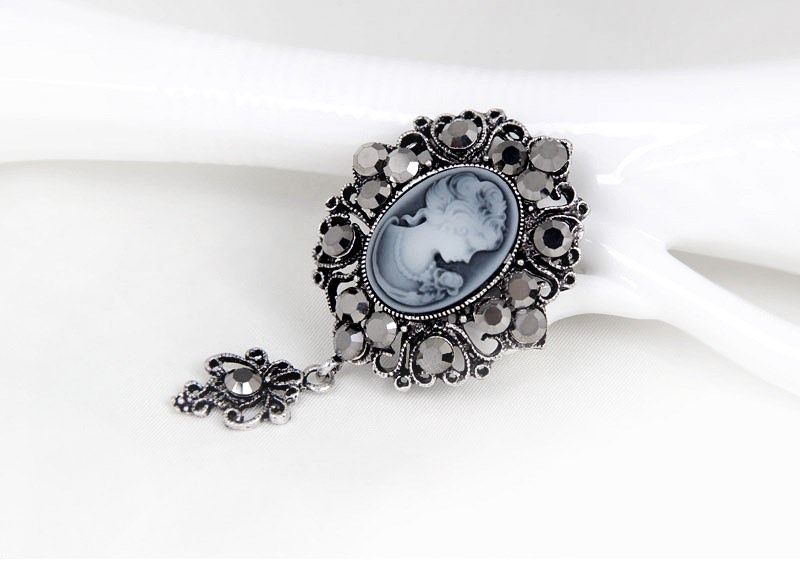 Jewelry Brooch Retro Beauty Head Crystal Brooches Royal Court Style Alloy Studded Accessories Pin 2 Colors Wholesale