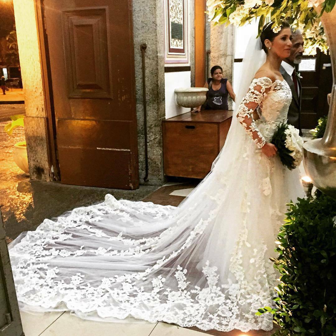 Wedding Veils Appliques Lace with Comb Bride Gift Bridal for Girls Cathedral Luxury Long Chapel Length Beaded Custom Bride Veils Rhinestone, Ivory
Wedding Veils Appliques Lace with Comb Bride Gift Bridal for Girls Cathedral Luxury Long Chapel Length Beaded Custom Bride Veils Rhinestone, Ivory