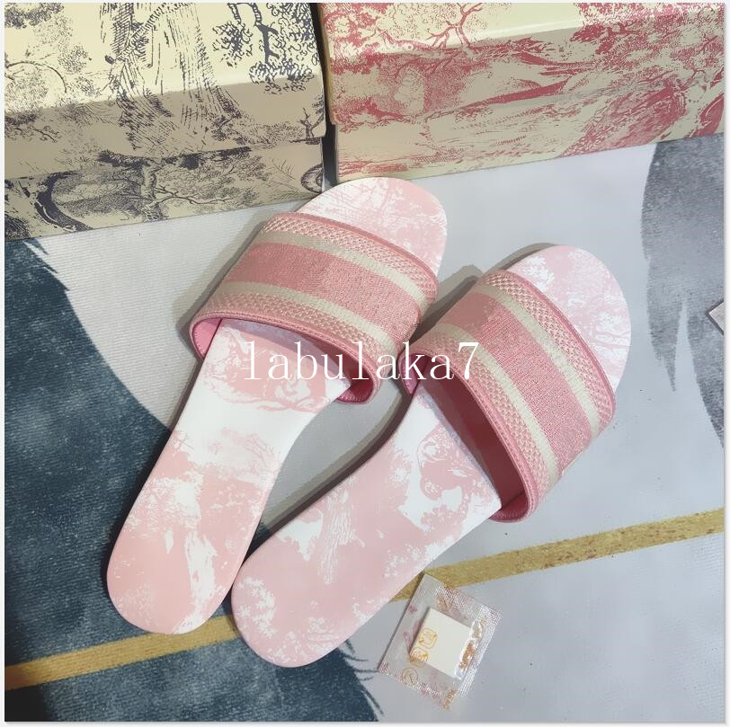 2020 New Sandals Blue White Stripes Sandals Denim Flat Slippers Shoes Ladies Summer Outdoor Beach Causal Flip Flops Genuine Leather Sole Box
2020 New Sandals Blue White Stripes Sandals Denim Flat Slippers Shoes Ladies Summer Outdoor Beach Causal Flip Flops Genuine Leather Sole Box