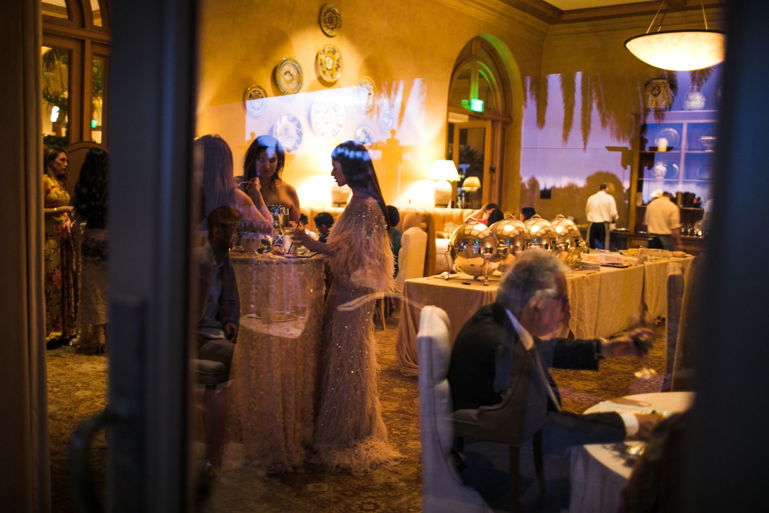 Luxury Feather Mermaid Wedding Dresses 2019 Beaded Crystal Jewel Neck Wedding Dress Bridal Gowns With Sleeves robes de soirée