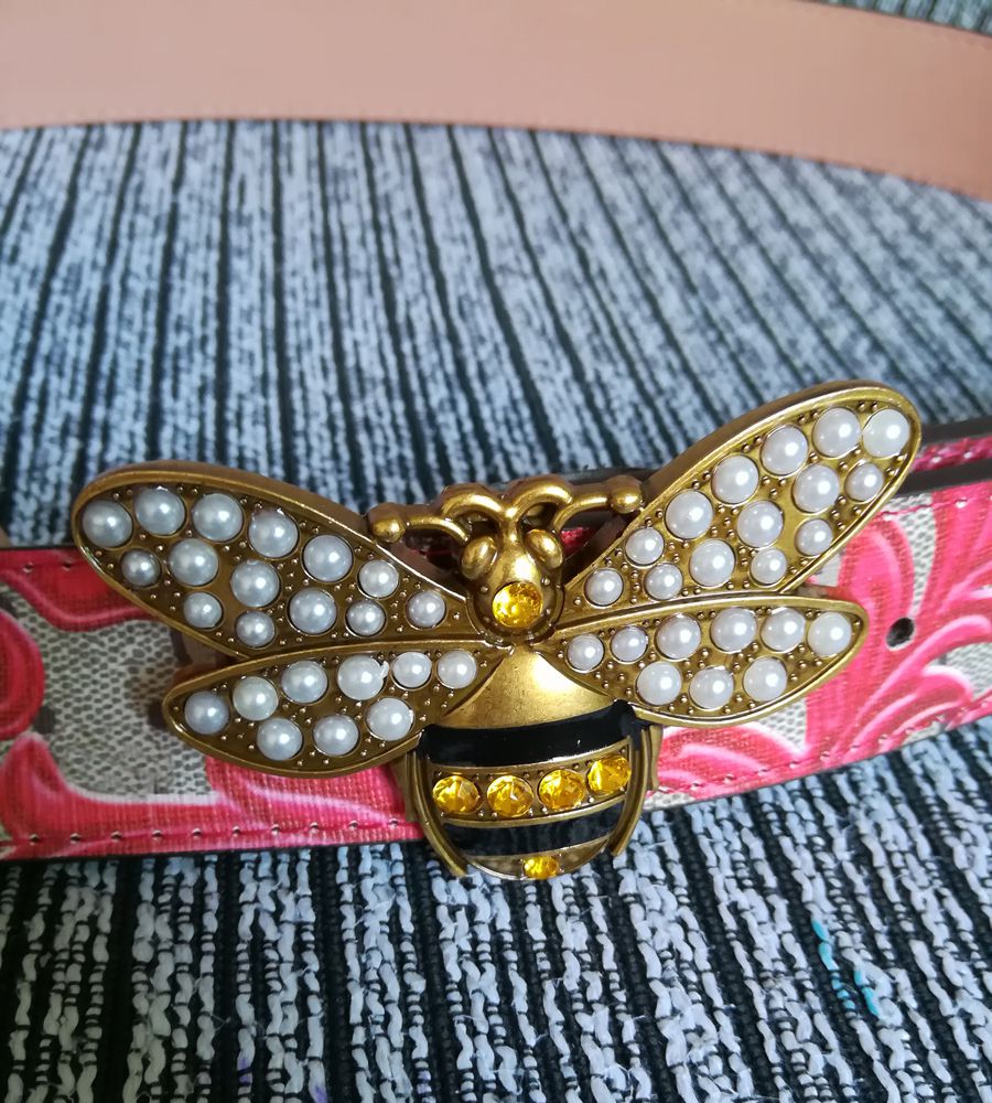 Hot selling 2019 Fashion yellow bee Buckle Men Women Designer Belts European Style High Brand waistbands Real Leather girdle for gift, As shown
Hot selling 2019 Fashion yellow bee Buckle Men Women Designer Belts European Style High Brand waistbands Real Leather girdle for gift, As shown