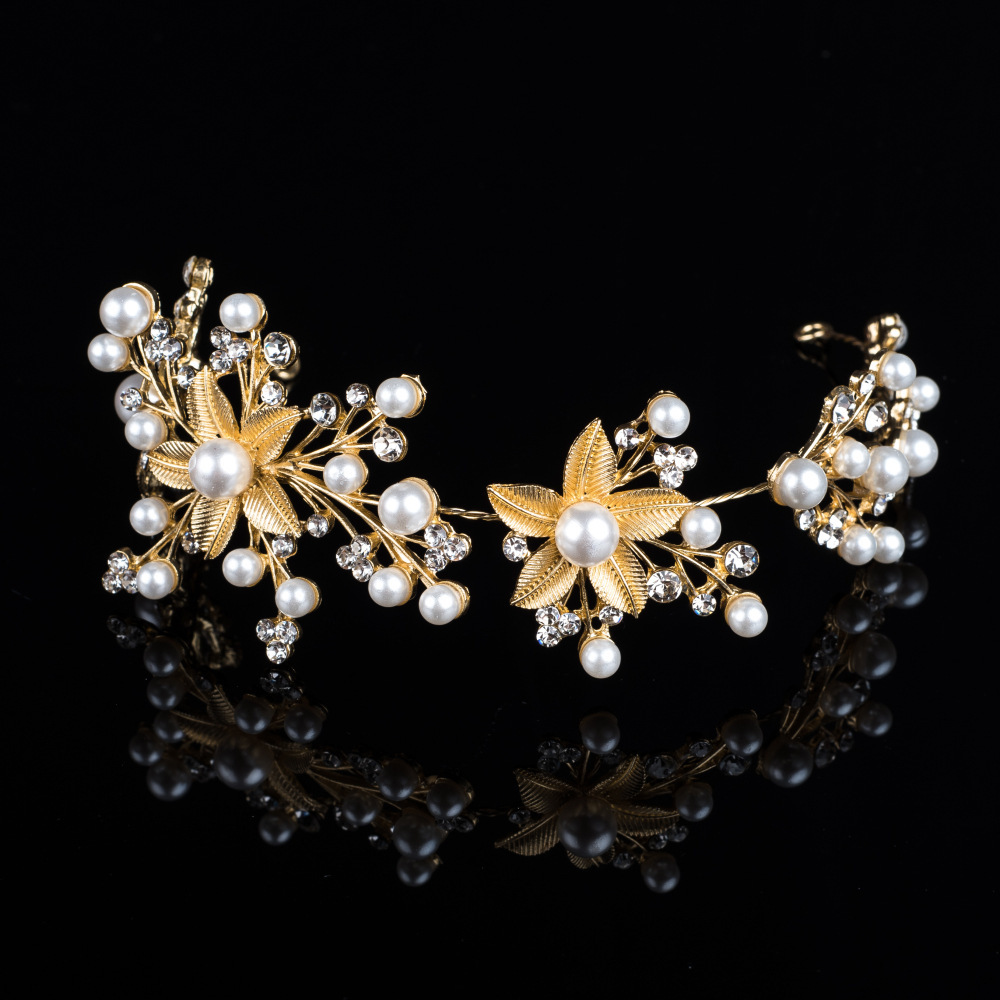 Bride Wedding Dress Evening Party Accessories Alloy Golden Flower Diamond Modeling Hair Hoop Hair Band Headwear Hair Decorate
Bride Wedding Dress Evening Party Accessories Alloy Golden Flower Diamond Modeling Hair Hoop Hair Band Headwear Hair Decorate