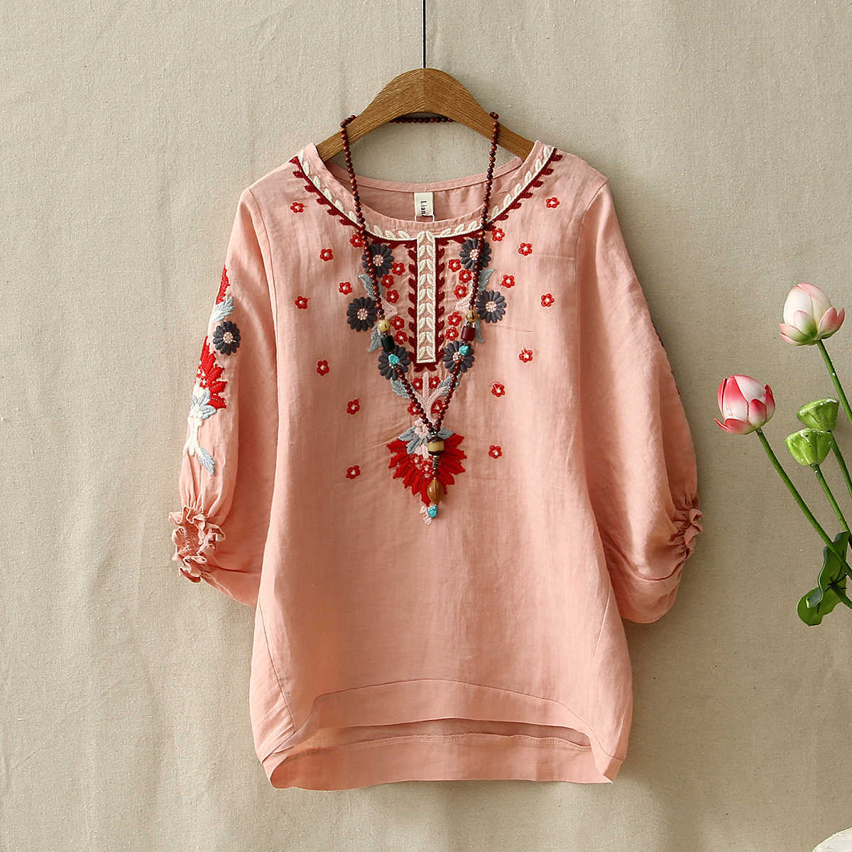Ethnic Vintage White Floral Embroidered Blouses For Women Loose Half Lantern Sleeve Shirt Women Cotton Linen Top Casual Blusas Y190427