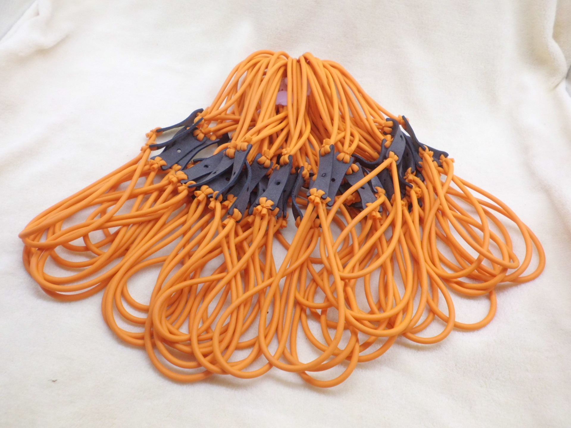 Traditional rubber band group Sports slingshot special four-strand rubber band group latex tube double-sided microfiber leather pocket
Traditional rubber band group Sports slingshot special four-strand rubber band group latex tube double-sided microfiber leather pocket