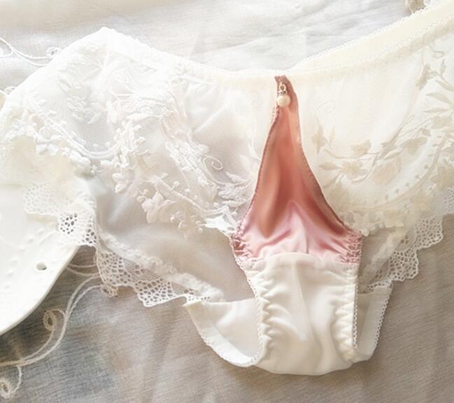 2019 New Arrival Plus Size M L XL 3XL Princess Lovely Cute Lolita Kawaii Sexy Embroidery Satin Lace Panties Underwear brief T200110