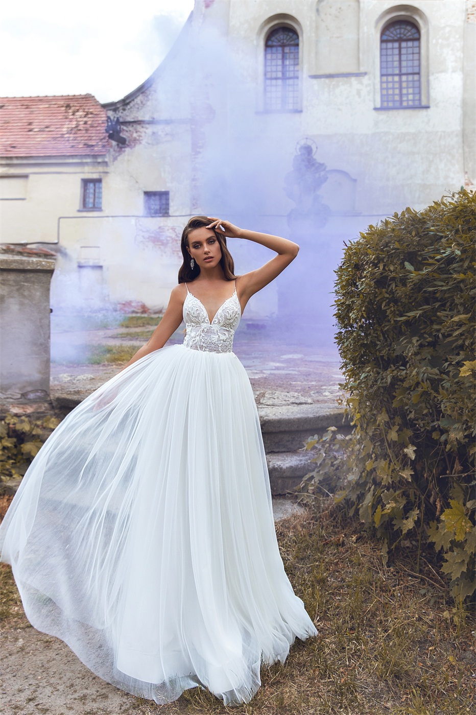 simple a line wedding dresses spaghetti straps backless appliqued wedding dress court train custom made sexy bridal gowns