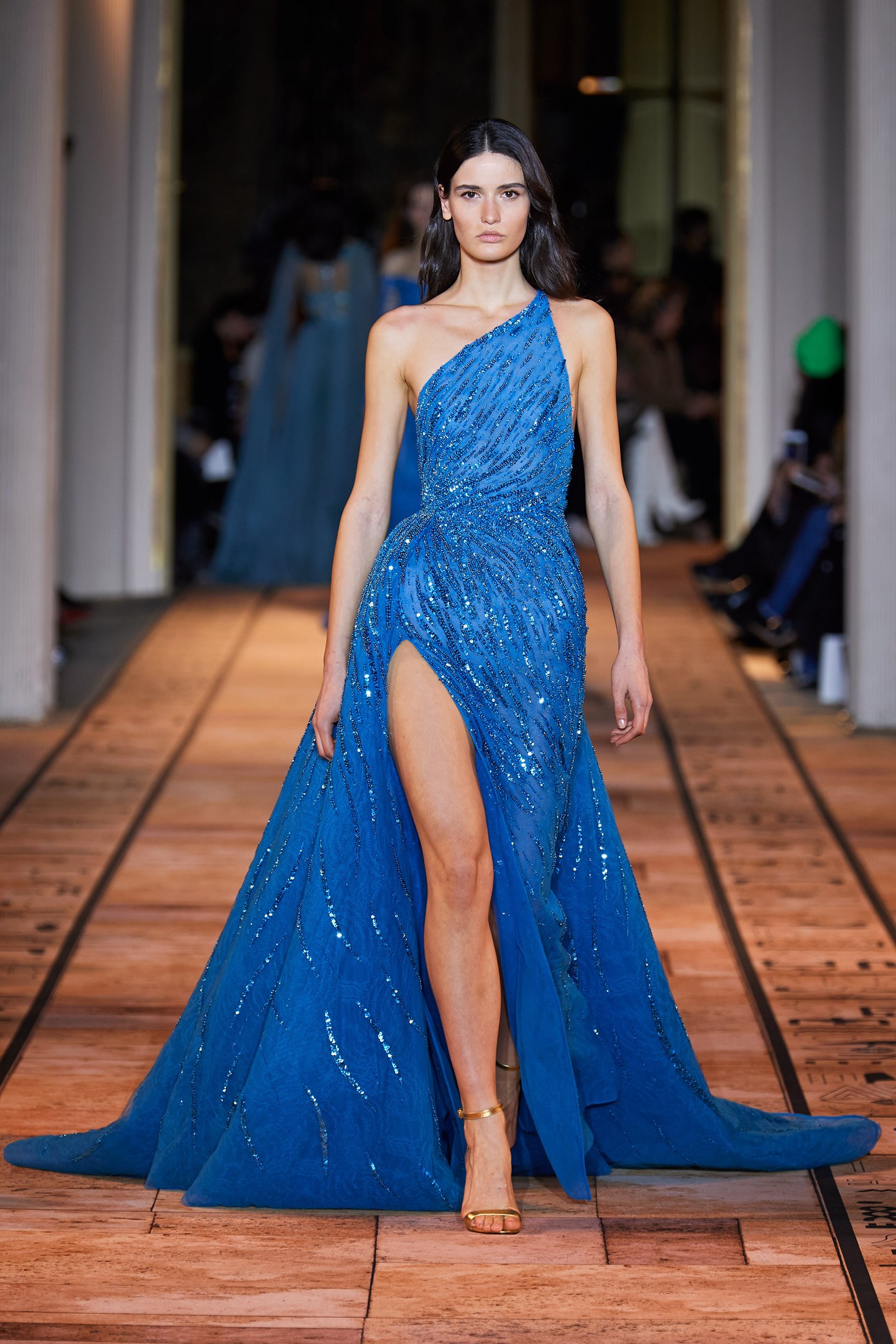2020 Luxury Evening Dresses One Shoulder Lace Sequins Beaded High Side Split Prom Dress Sweep Train Sexy Formal Party Gowns