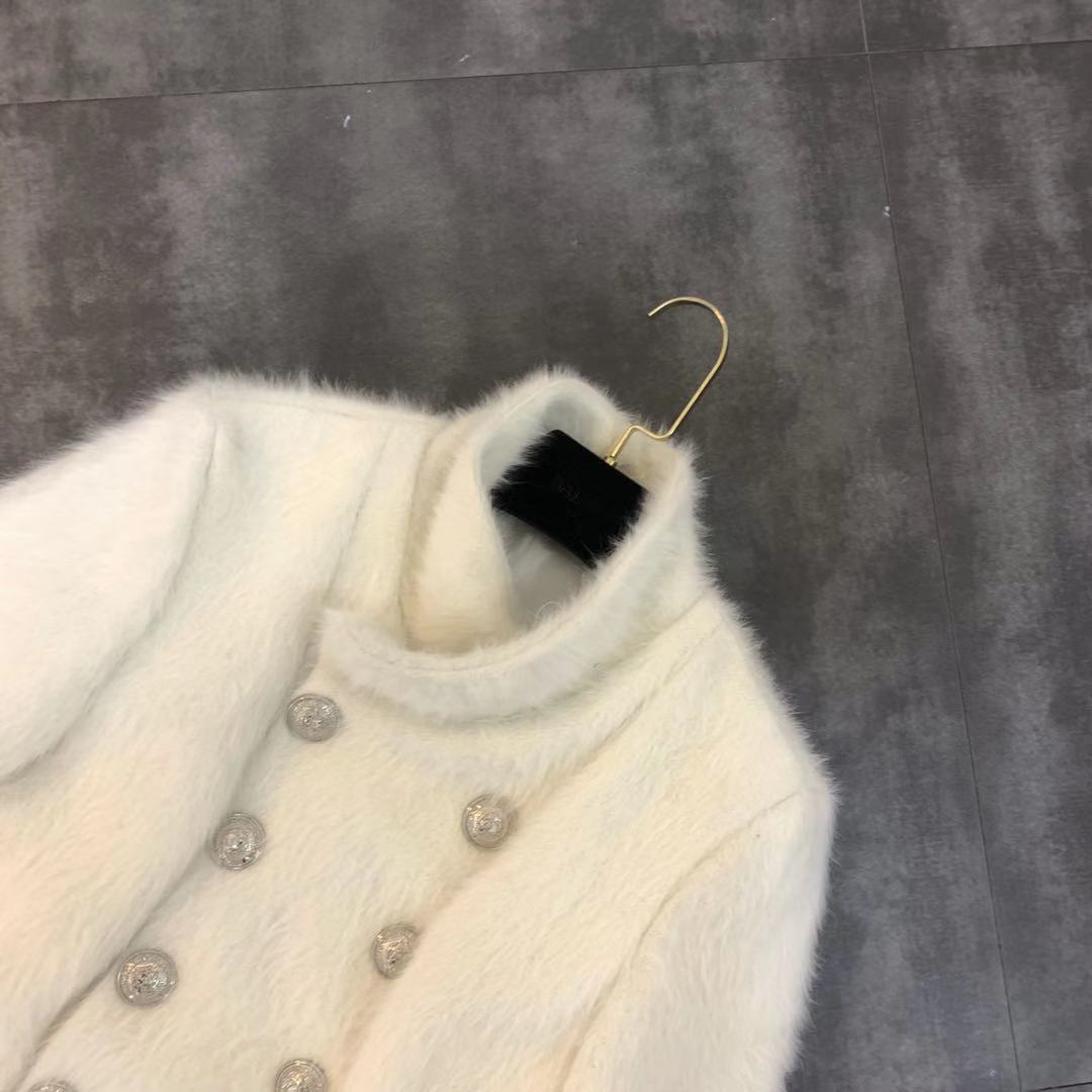 New design womens stand collar white color double breasted long sleeve slim waist bottom feather patchwork short coat jacket faux fur top