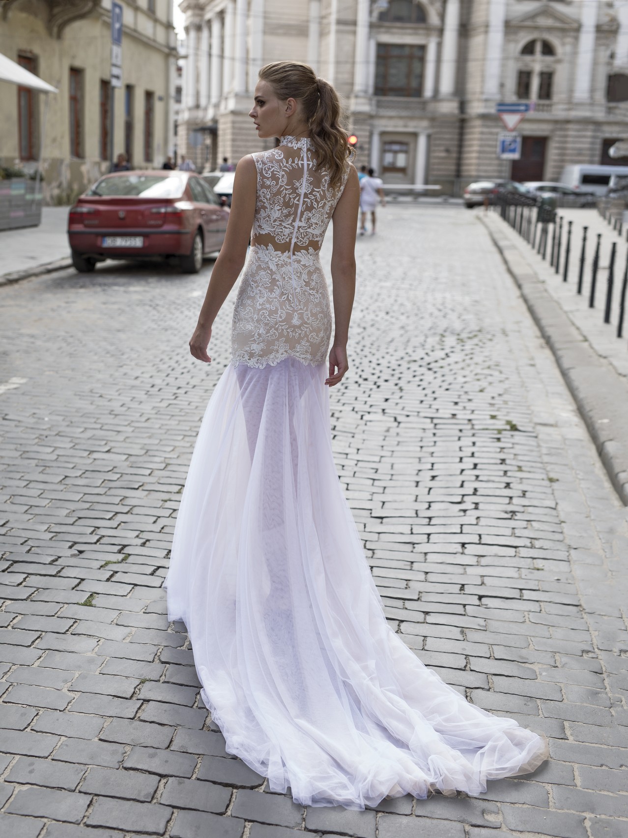 2019 Riki Dalal Mermaid Wedding Dresses High Neck Sleeveless Lace Appliqued Sweep Train Beach Wedding Dress Custom Made Cheap Bridal Gowns