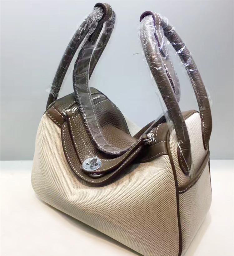 26CM 30cm Canvas Genuine leather bags Two-tone Fashion Women Handbag 2019 Shoulder bags women Lady Factory wholesale, Khaki
26CM 30cm Canvas Genuine leather bags Two-tone Fashion Women Handbag 2019 Shoulder bags women Lady Factory wholesale, Khaki