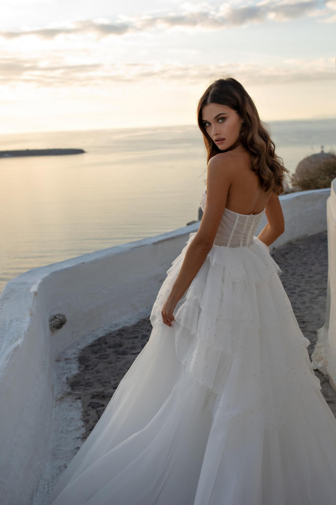 Ricca Sposa Beads Tiered Wedding Dresses Pearls Sweetheart Ruffles Beach Bridal Gowns Backless Sweep Train Dress