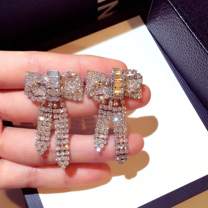 Whole style ins fashion luxury designer super glittering diamonds zircon cute lovely bow stud earrings for woman girls4787001
