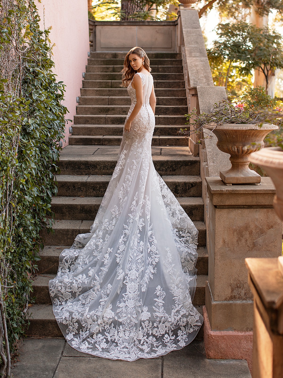 spring mermaid wedding dresses sexy deep v neck lace appliques bridal gowns zipper back beach wedding dress