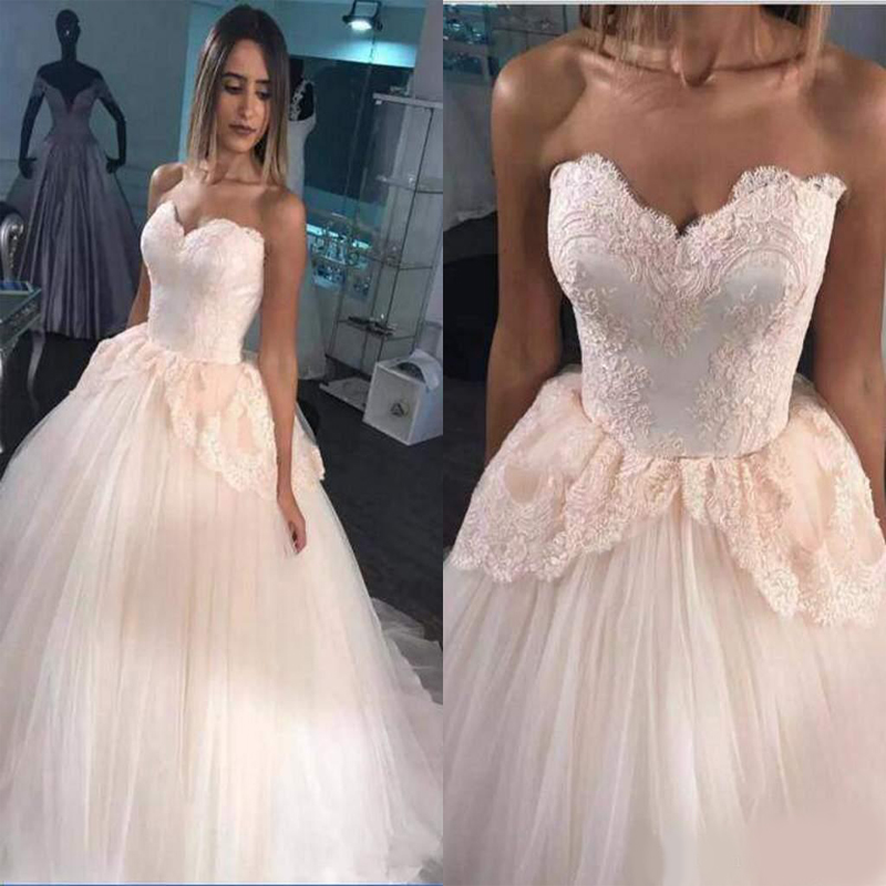 Quinceanera Dresses 2020 Ball Gown Sweetheart Sleeveless Lace With Appliques Simple Design Tulle Custom Made Evening Gowns Prom Dresses, Lavender \lilac
Quinceanera Dresses 2020 Ball Gown Sweetheart Sleeveless Lace With Appliques Simple Design Tulle Custom Made Evening Gowns Prom Dresses, Lavender \lilac