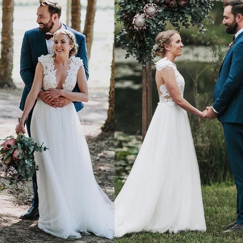 2020 Sexy Sheer Neck Country A Line Wedding Dresses Appliques Illusion Back Beach Garden Vintage Bridal Gowns robes de mariée, Silver
2020 Sexy Sheer Neck Country A Line Wedding Dresses Appliques Illusion Back Beach Garden Vintage Bridal Gowns robes de mariée, Silver