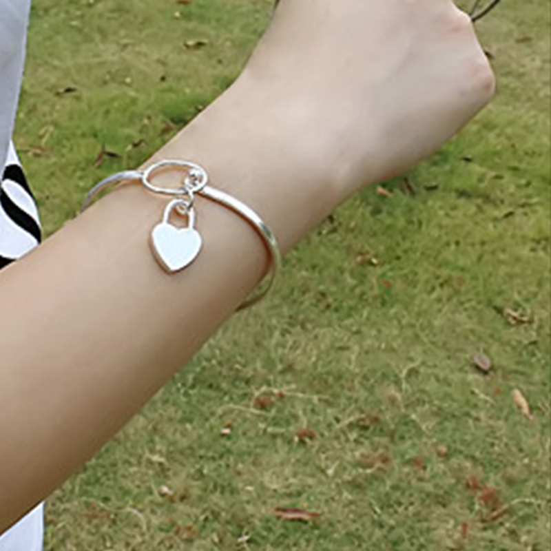 Romantic Dating Wedding Party Silver Plated Love Heart Open Cuff Casual Decoration Daily Women Bracelet
Romantic Dating Wedding Party Silver Plated Love Heart Open Cuff Casual Decoration Daily Women Bracelet