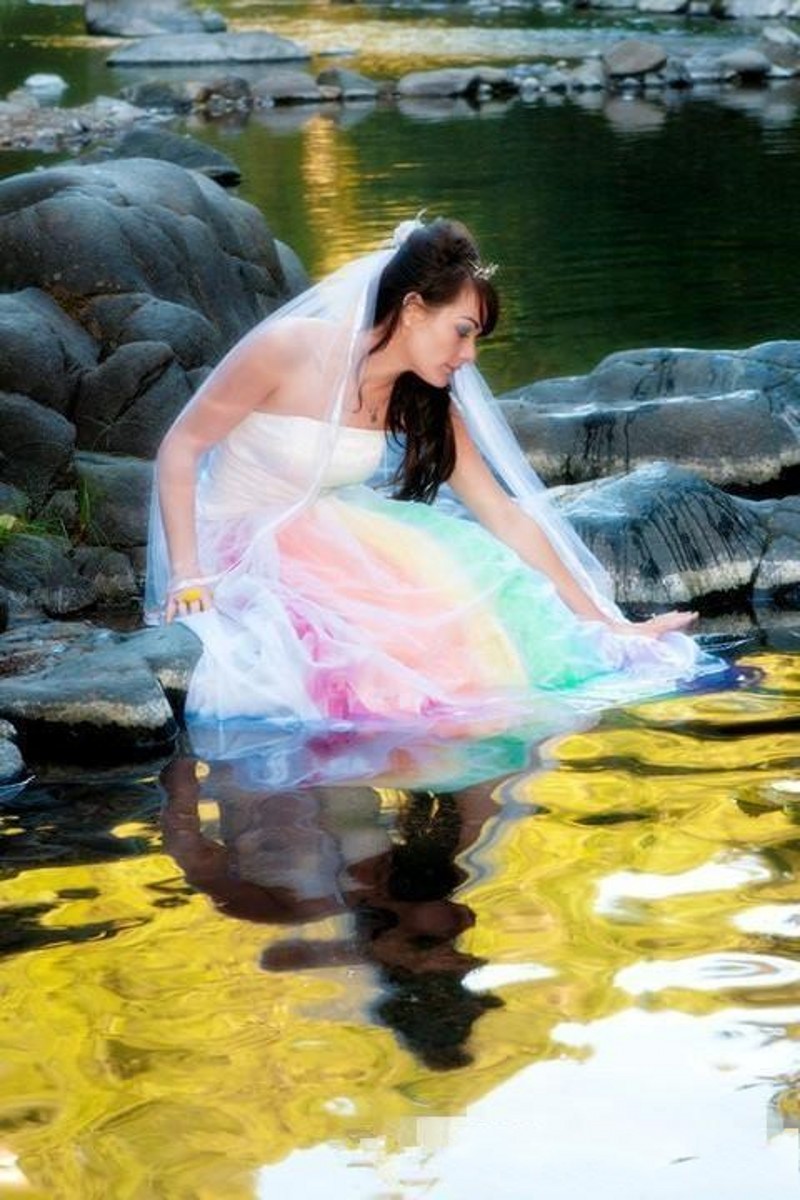 Romantic Outdoor Rainbow Wedding Dresses Strapless Satin Tulle Floor Length A Line Long Colorful Bridal Gowns Custom Made