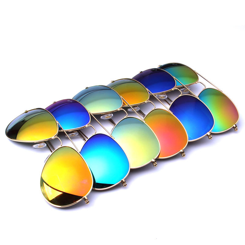 High quality Outdoor Eyewear Polarized lens pilot Fashion Sunglasses For Men and Women Brand designer Vintage Sport Sun glasses With case box
High quality Outdoor Eyewear Polarized lens pilot Fashion Sunglasses For Men and Women Brand designer Vintage Sport Sun glasses With case box