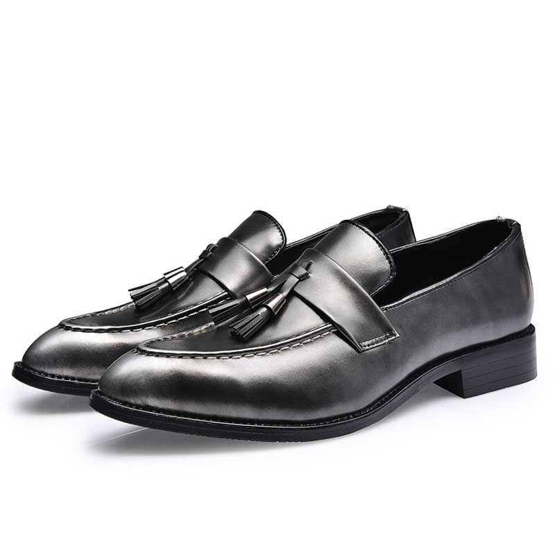 2018 Men Dress Shoes Genuine Leather Handmade Black Grey Wedding Party Banquet Male Slip on Man Formal Loafers Brogue
2018 Men Dress Shoes Genuine Leather Handmade Black Grey Wedding Party Banquet Male Slip on Man Formal Loafers Brogue