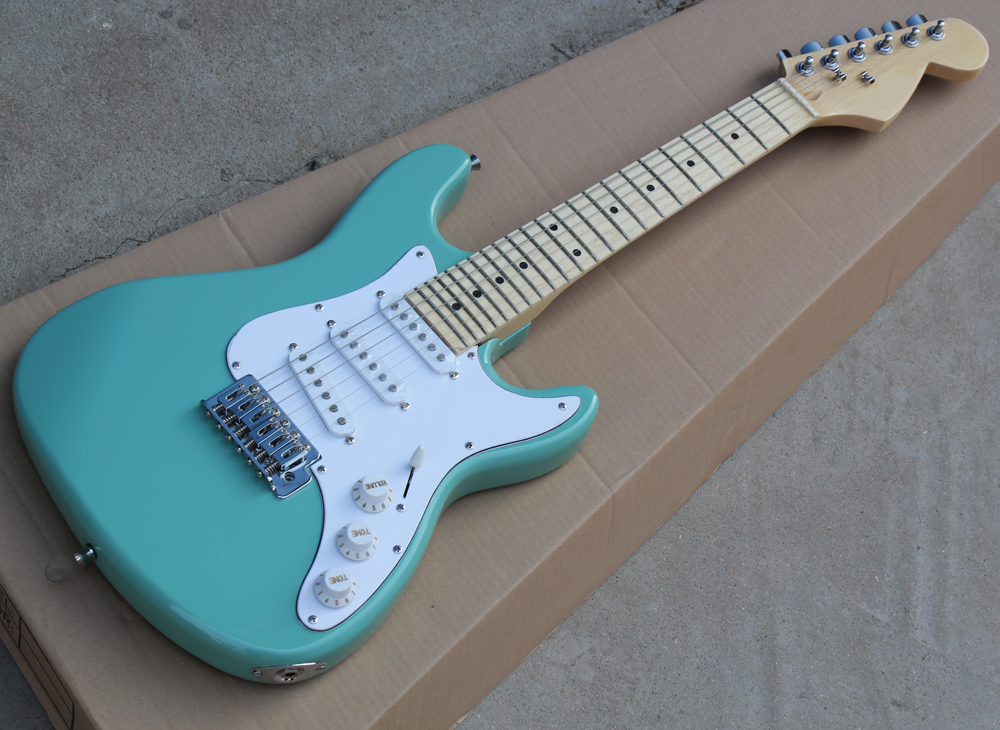 Three Colors Mini Travel/Children's Electric Guitar with SSS Pickups,Maple Fretboard,Can be Customized as Request
Three Colors Mini Travel/Children's Electric Guitar with SSS Pickups,Maple Fretboard,Can be Customized as Request