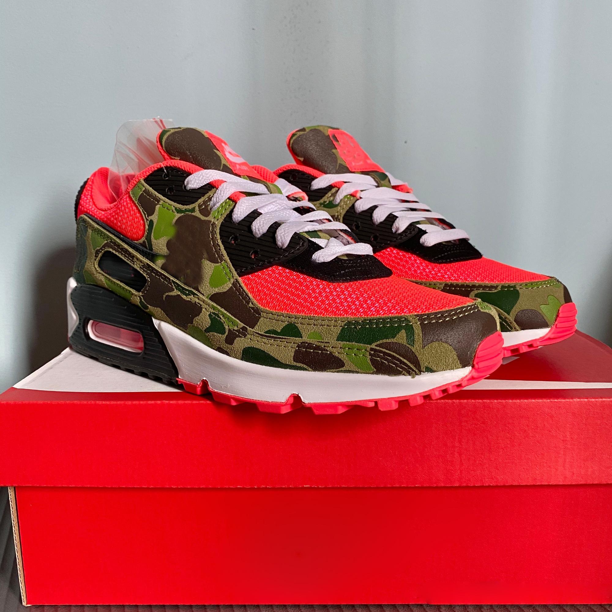 New with box 90SP Running Shoes Men Women camouflage 90 Sneakers Classic Air Cushion Trainer Sports Shoes 36-47
New with box 90SP Running Shoes Men Women camouflage 90 Sneakers Classic Air Cushion Trainer Sports Shoes 36-47