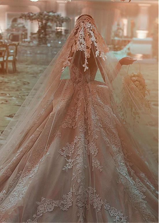 Luxury Ball Gown Muslim Wedding Dresses Elegant Champagne High Neck Lace Long Sleeves Country Bridal Dresses Chapel Train Plus Size Gowns