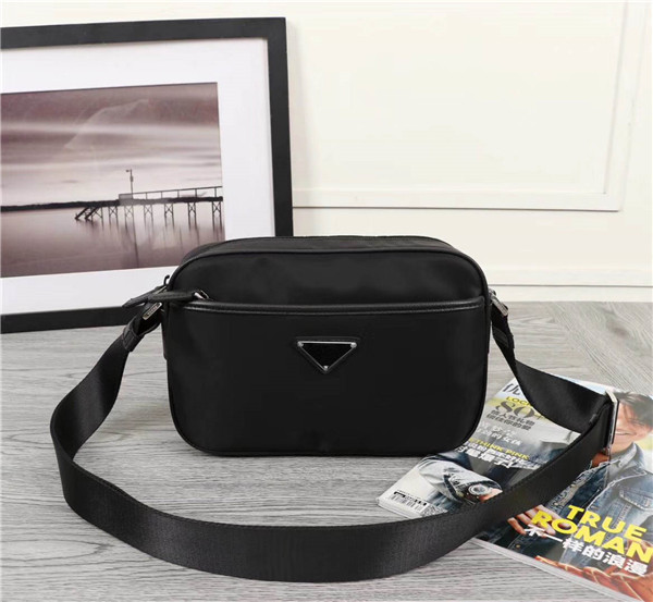 Global classic luxury package Canvas leather bag cowhide men's shoulder quality handbag 048 size 23cm 16cm 7cm, Black
Global classic luxury package Canvas leather bag cowhide men's shoulder quality handbag 048 size 23cm 16cm 7cm, Black