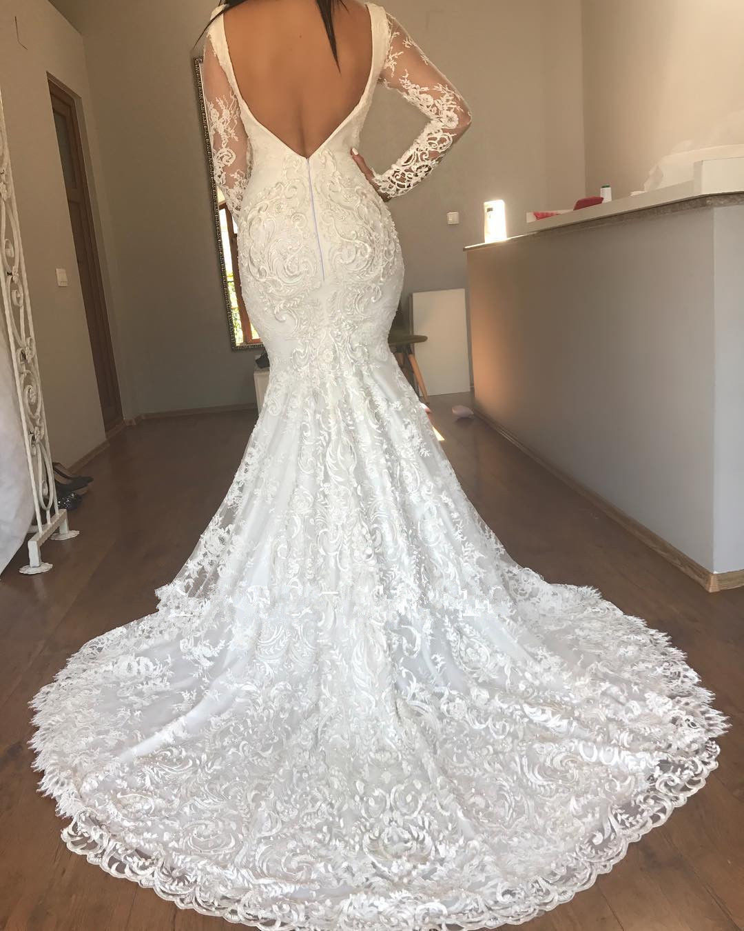Plus Size Africa Mermaid Dresses V Neck Lace Applique Long Sleeves Bridal Gowns With Sweep Train Summer Beach Wedding Dress