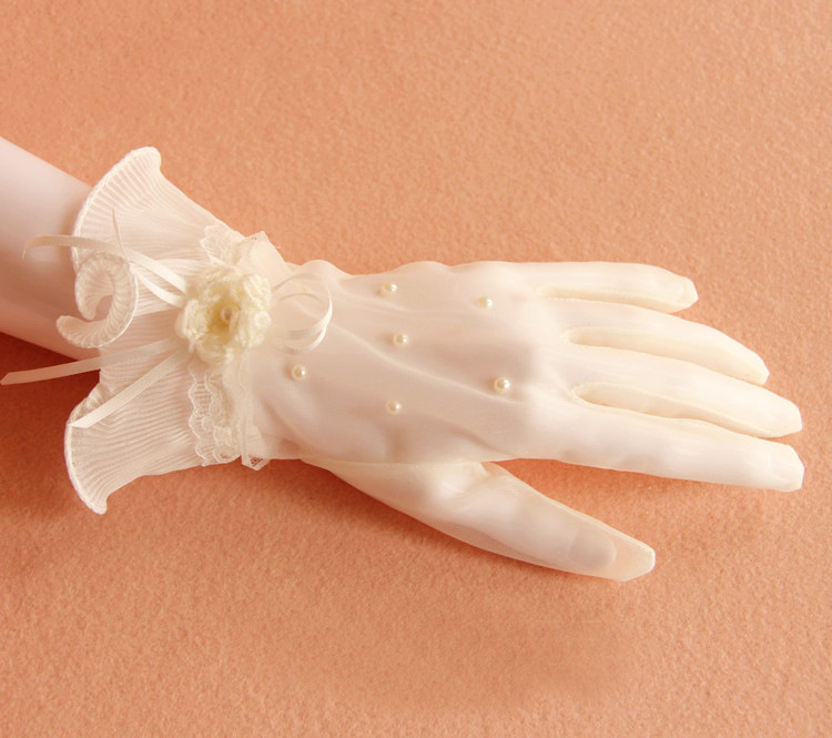 2019 Ivory Bridal Gloves Illusion Full Finger Beaded Wrist Length Gloves In Stock Cheap Wedding Accessories