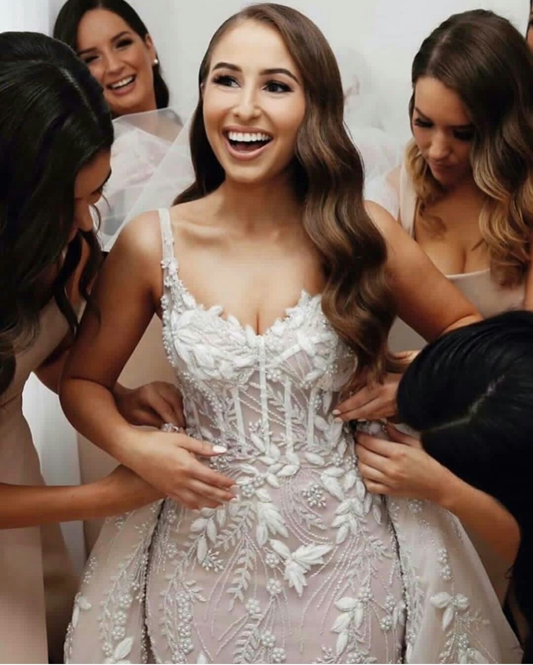 2020 Mermaid Wedding Dresses With Detachable Train Lace Appliques Beaded Country Wedding Dress Sexy Backless Robes De Mariée