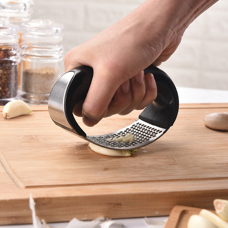 Garlic Press Rocker Garlic Peeler Set Stainless Steel Ginger Crusher Squeezer with Ergonomic Handle, Dishwasher Safe 2019 NEW DESIGN (1 Pcs)
Garlic Press Rocker Garlic Peeler Set Stainless Steel Ginger Crusher Squeezer with Ergonomic Handle, Dishwasher Safe 2019 NEW DESIGN (1 Pcs)