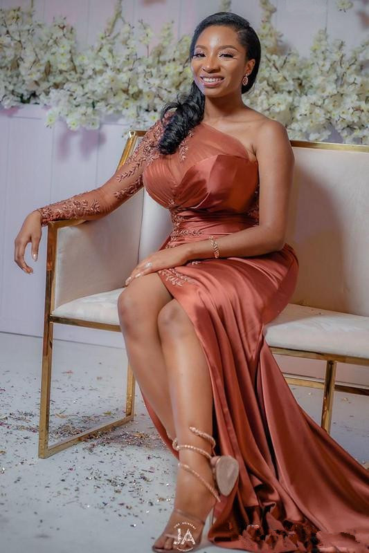 African One Shoulder Mermaid Prom Dresses with Pleats Lace Applique Long Sleeve Side Split Evening Gowns Plus Size robes de soirée