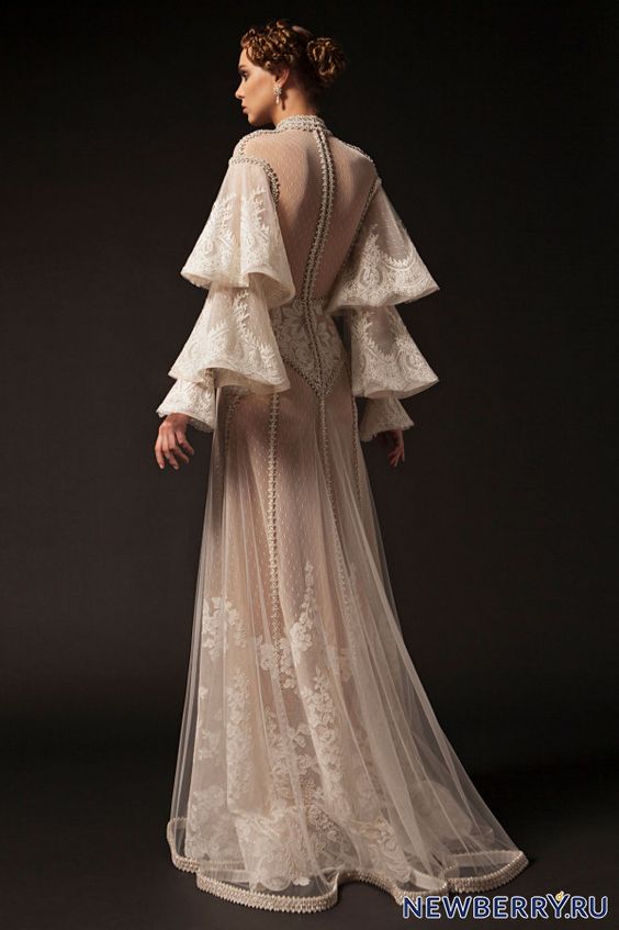 Krikor Jabotian Long Sleeve Prom Formal Dresses 2019 Luxury High Neck Vintage Crochet Lace Arabic Dubai Occasion Evening Gown Wear