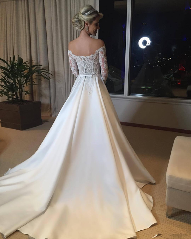 Country Wedding Dresses Off The Shoulder Lace Appliqued A Line Long Sleeve Beach Wedding Dress Satin Bow Boho Bridal Gowns Robe De