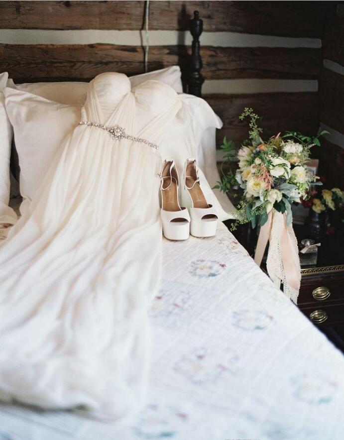 cheap 2020 Boho Beach Wedding Dresses sweetheart off shoulder A Line Off Shoulder Floor Length Long Bohemian Women Wear Bridal Party Gowns