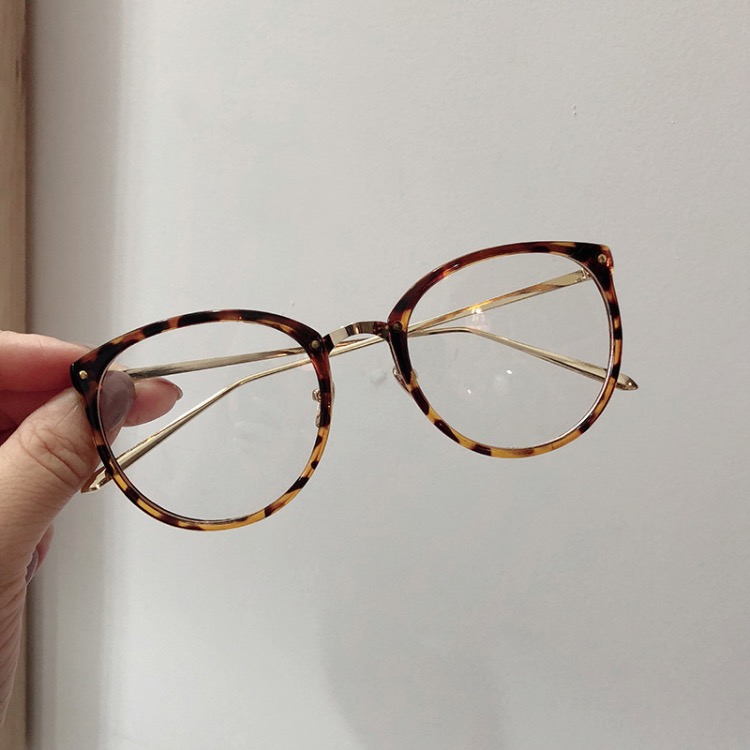 Fashion Glasses Frame Unisex Flat Lens For Women And Men Trendy Retro Round Light Myopia
Fashion Glasses Frame Unisex Flat Lens For Women And Men Trendy Retro Round Light Myopia