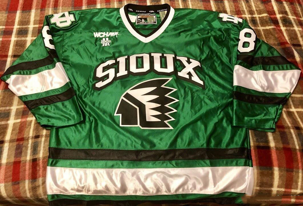 custom jersey 5XL 6XL Vintage University of North Dakota Fighting Sioux Mike Commodore Hockey Jersey Embroidery Stitched Customize any numbe, As show
custom jersey 5XL 6XL Vintage University of North Dakota Fighting Sioux Mike Commodore Hockey Jersey Embroidery Stitched Customize any numbe, As show
