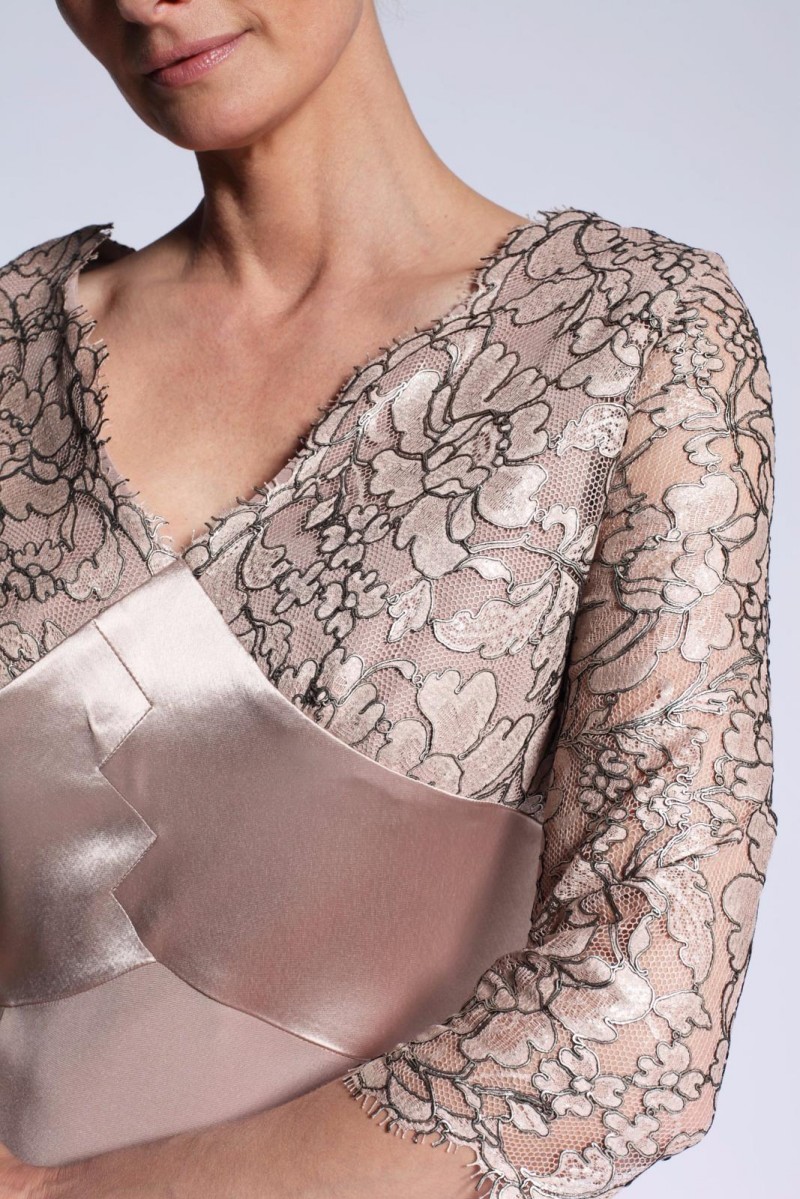 Champagne 2019 Satin Mother Of The Bride Dresses With Jacket Knee Length V Neck Lace Evening Gowns Plus Size Wedding Guest Dresses