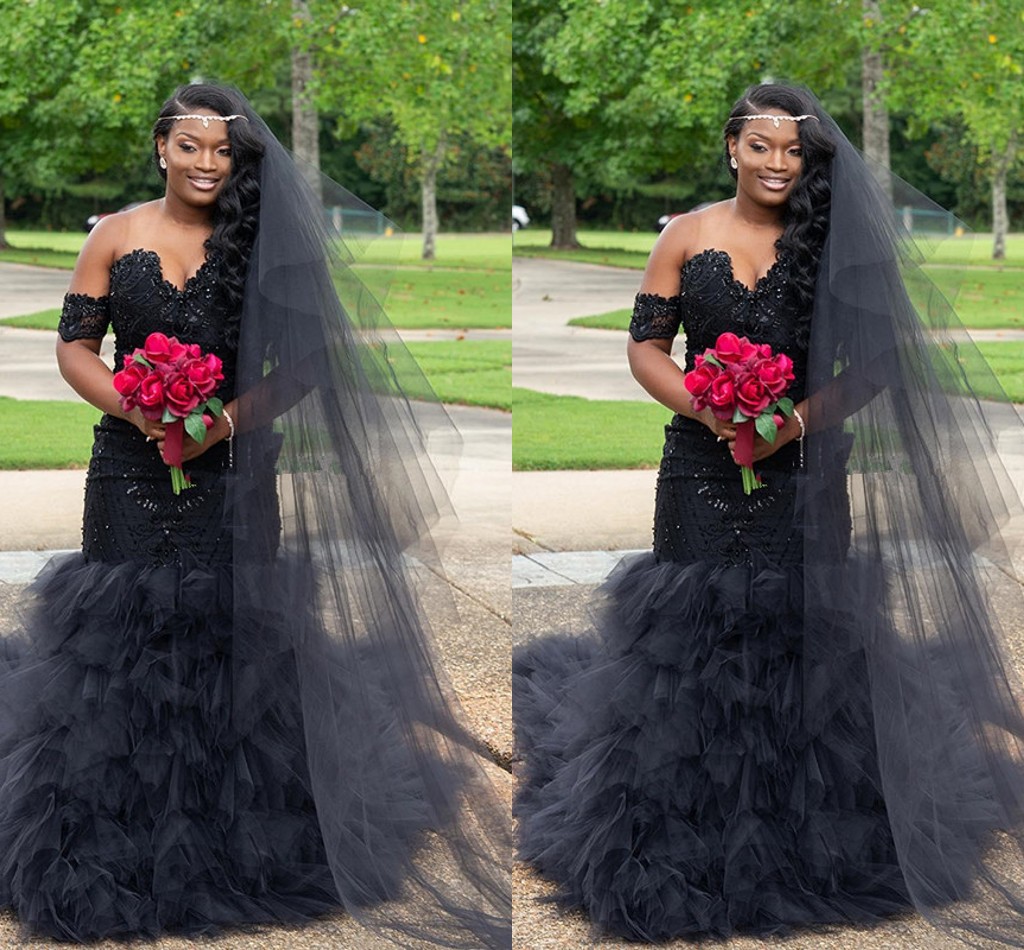Sexy Black Ruffles Wedding Dress Mermaid Sweetheart Off Shoulder Sleeves Applique Bead South African Wedding Dresses Bridal Gowns, Fuchsia
Sexy Black Ruffles Wedding Dress Mermaid Sweetheart Off Shoulder Sleeves Applique Bead South African Wedding Dresses Bridal Gowns, Fuchsia