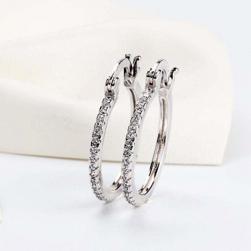 Wholesale- earrings luxury designer jewelry with box silver plated CZ diamond exaggerated circle sparkling ladies earrings holiday gift
Wholesale- earrings luxury designer jewelry with box silver plated CZ diamond exaggerated circle sparkling ladies earrings holiday gift
