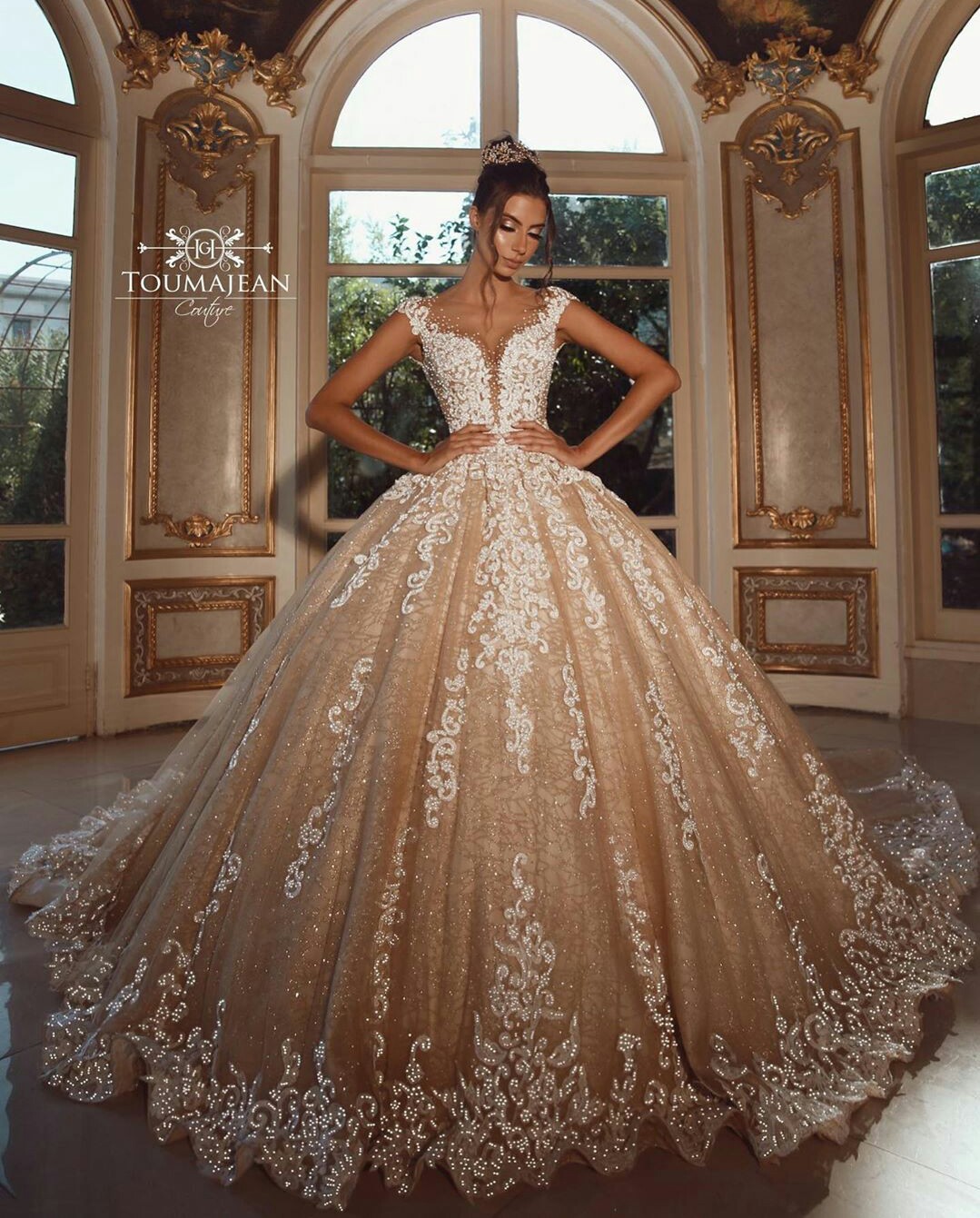 hot sell custom made ballroom wedding dresses vneck appliqued sleeveless sequins bridal gown backless ruched court train robes de marie