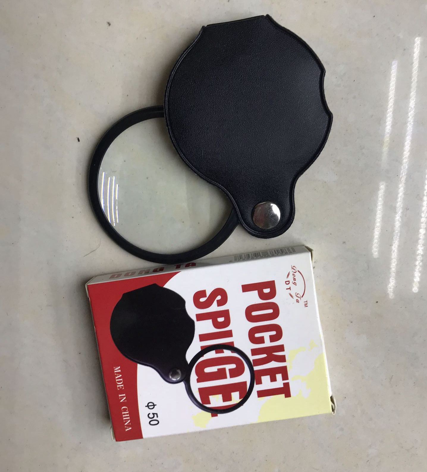 Portable Mini Black 50mm 5X Hand-Hold Reading Magnifying Magnifier Lens Glass Foldable Jewelry Loop Jewelry Loupes with retail package box
Portable Mini Black 50mm 5X Hand-Hold Reading Magnifying Magnifier Lens Glass Foldable Jewelry Loop Jewelry Loupes with retail package box